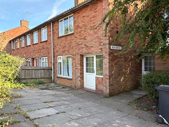 3 Bedroom End Of Terrace House To Rent In Ash Drive, Hatfield, AL10