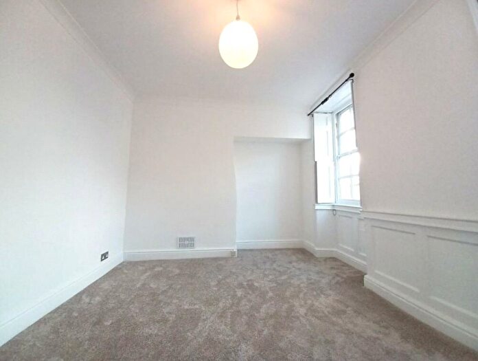 3 Bedroom Flat To Rent In Clerkenwell Road, London, EC1M