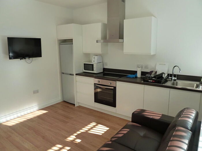 1 Bedroom Apartment To Rent In A Cattedown, PL4