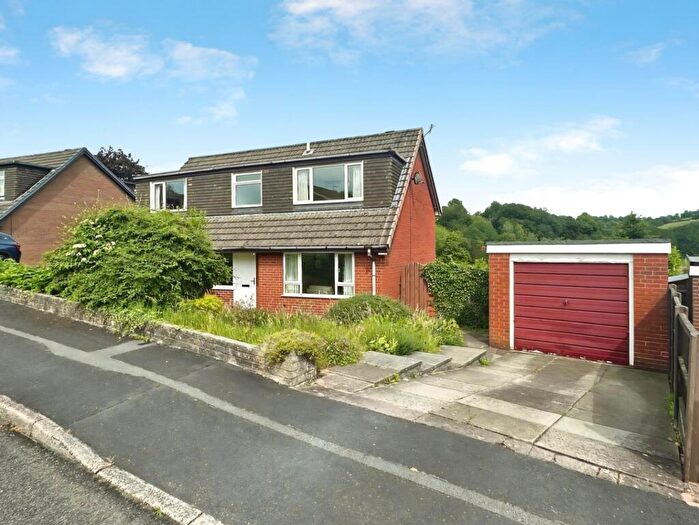 4 Bedroom Detached House For Sale In Ballington View, Leek, Staffordshire, ST13