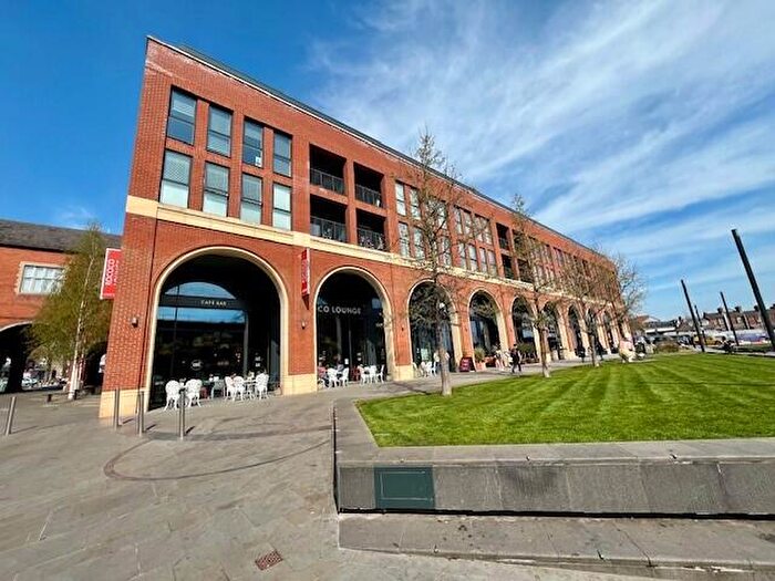 2 Bedroom Apartment To Rent In Exchange Street, Aylesbury, HP20