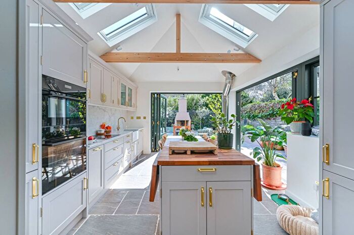 4 Bedroom Property For Sale In Stockwell Green, Stockwell, London, SW9