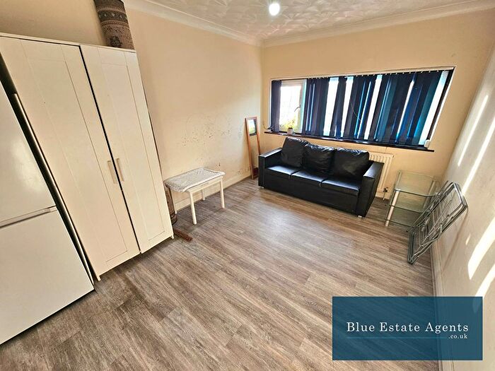 2 Bedroom Flat To Rent In Kingsley Road, Hounslow, TW3