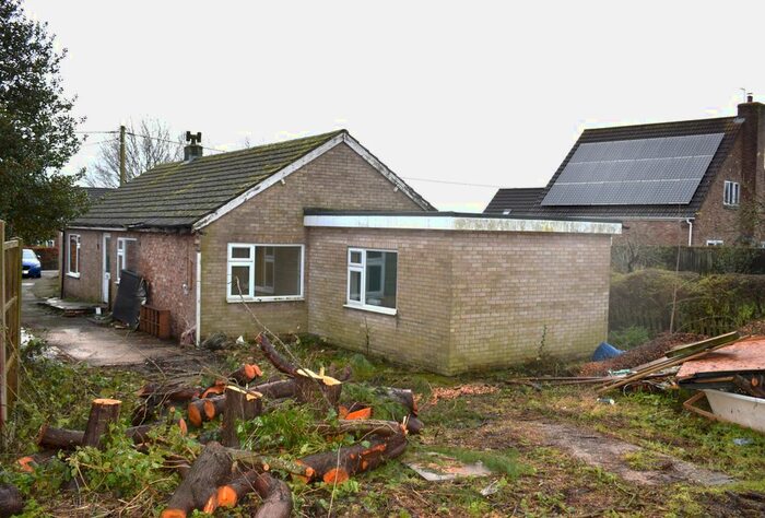 4 Bedroom Bungalow For Sale In Low Road, Worlaby, DN20