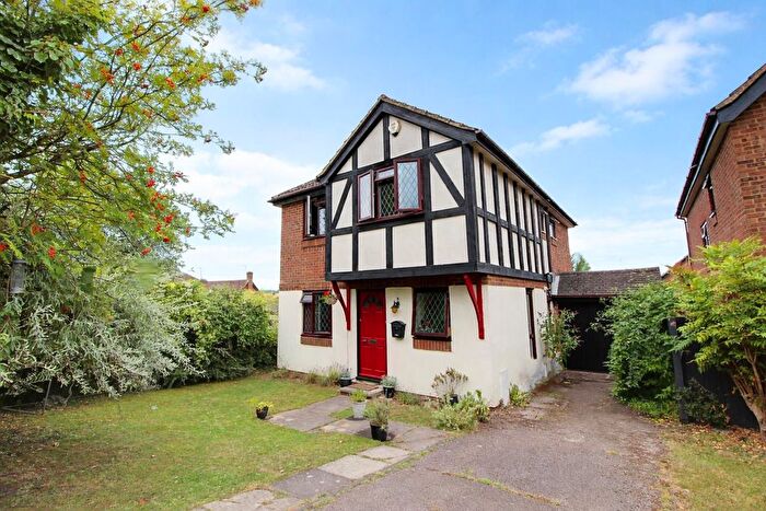 5 Bedroom Detached House For Sale In Crewe Curve, Berkhamsted, HP4