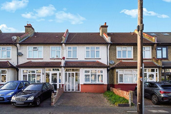 3 Bedroom Terraced House For Sale In Linden Avenue, Thornton Heath, CR7