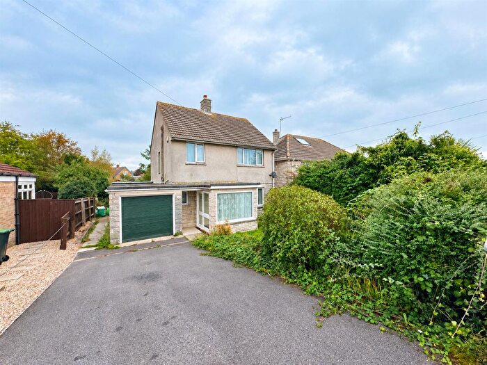 3 Bedroom Detached House For Sale In Blenheim Road, Redlands, DT3