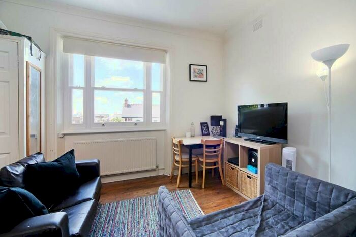 Studio To Rent In West End Lane, West Hampstead, NW6