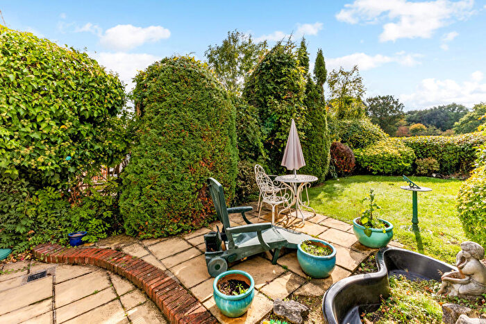 2 Bedroom House For Sale In Sunningdale Close, Stanmore, HA7