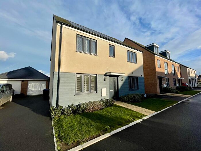 4 Bedroom Detached House For Sale In Maitland Place, Bowerhill, SN12