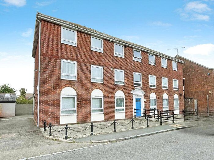 2 Bedroom Flat For Sale In Station Road, Brightlingsea, CO7
