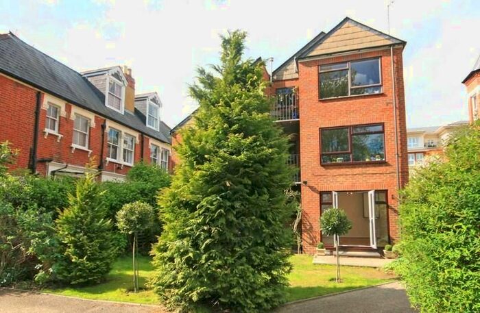 1 Bedroom Flat To Rent In Denton Road, East Twickenham, TW1