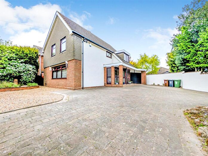 4 Bedroom Detached House For Sale In Mason Road, Kidderminster, Worcestershire, DY11