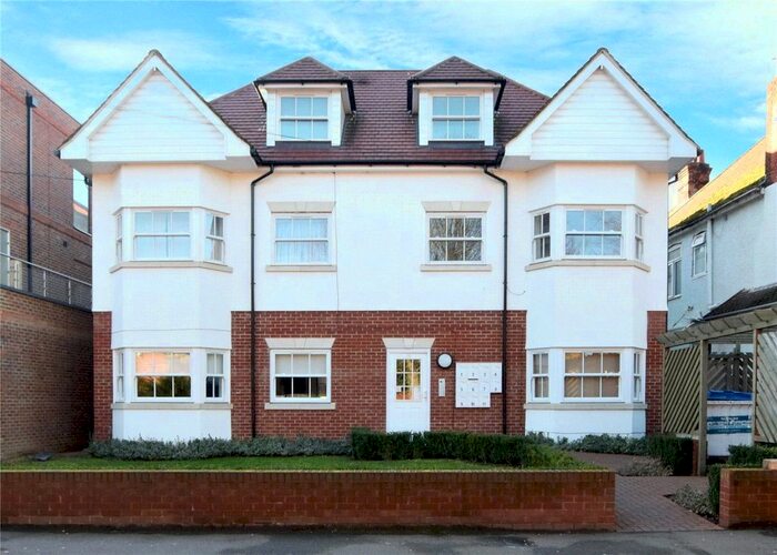 1 Bedroom Flat To Rent In Rosslyn Road, Watford, Hertfordshire, WD18