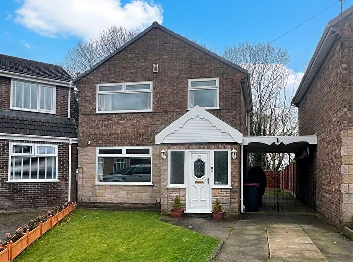 3 Bedroom Detached House For Sale In Windale, Worsley, M28