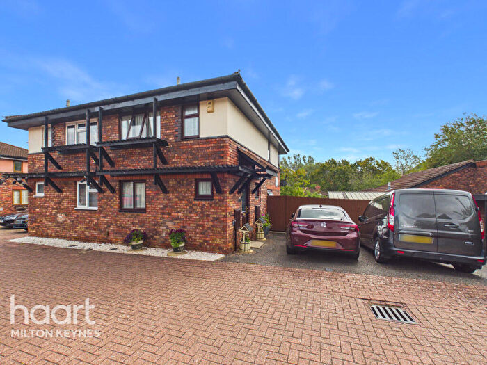 3 Bedroom Semi-Detached House For Sale In Ramsay Close, Bradwell, MK13