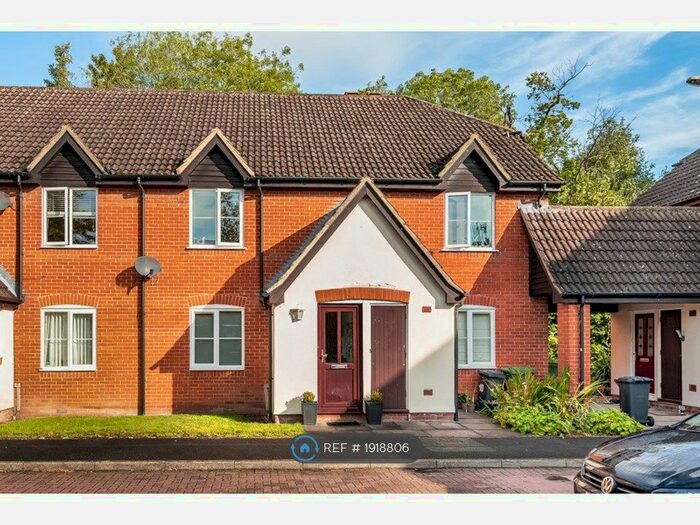 2 Bedroom Flat To Rent In Pyotts Court, Old Basing, Basingstoke, RG24