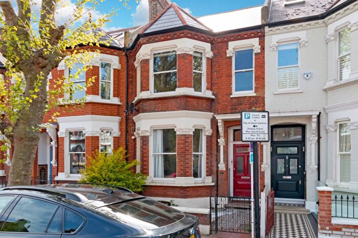 2 Bedroom Flat To Rent In Melody Road, Wandsworth, SW18