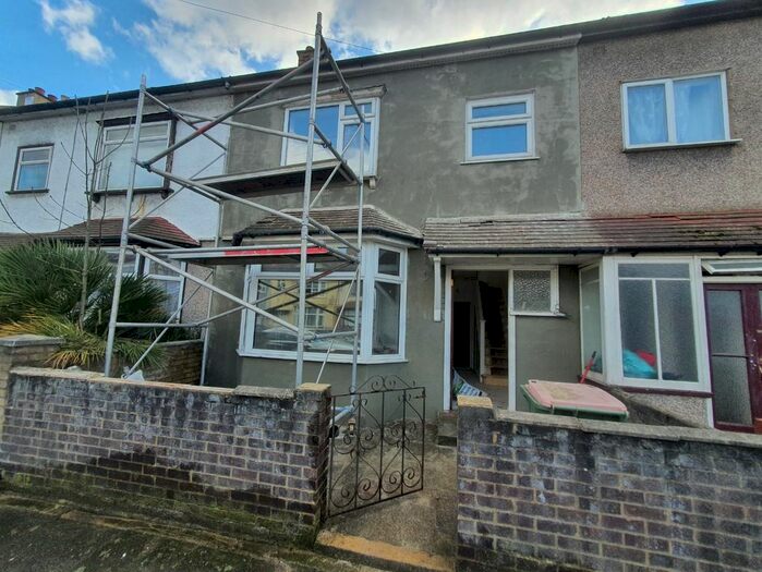 4 Bedroom Terraced House To Rent In Lonsdale Avenue, London, E6