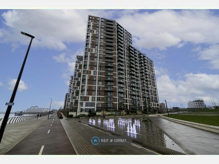 2 Bedroom Flat To Rent In Deveraux House, London, SE18