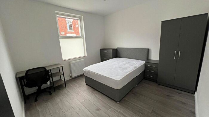 4 Bedroom House To Rent In Cream Street, Sheffield, S2