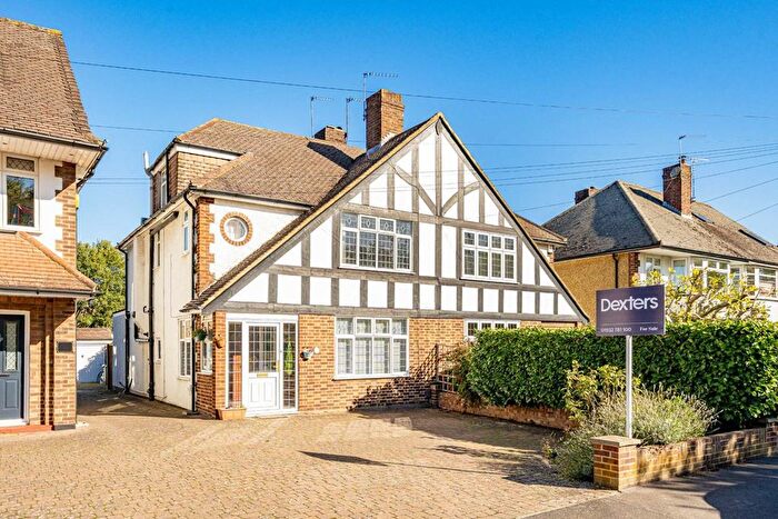 4 Bedroom Semi-detached House For Sale In Croysdale Avenue, Sunbury-On-Thames, TW16