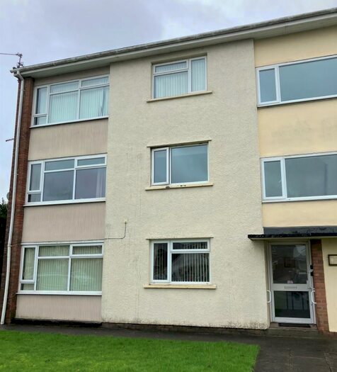 2 Bedroom Flat To Rent In Tyn-y-pwll Road, Cardiff(City), CF14