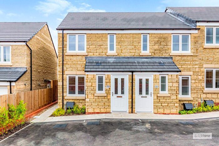 2 Bedroom House To Rent In Kamper Close, Weldon, NN17