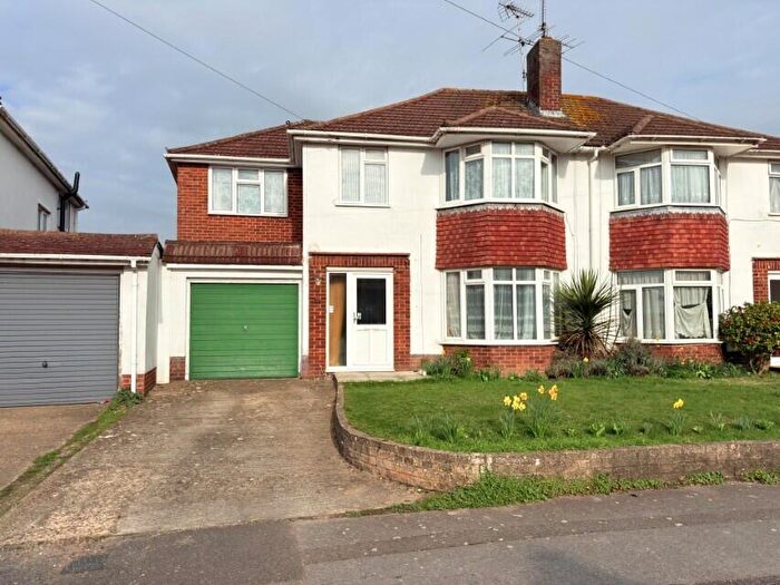 4 Bedroom Semi Detached House For Sale In Rowan Drive, Woodley, Berkshire, RG5