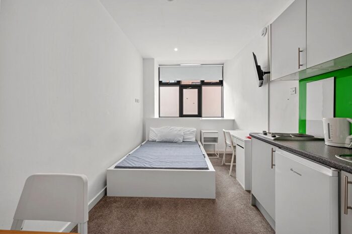 Studio To Rent In London Road, Kingston Upon Thames, KT2