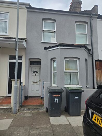 3 Bedroom Terraced House To Rent In Vernon Road, Luton, LU1