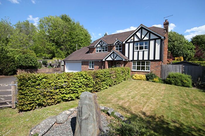 4 Bedroom Detached House For Sale In Wellhouse Road, Beech, GU34