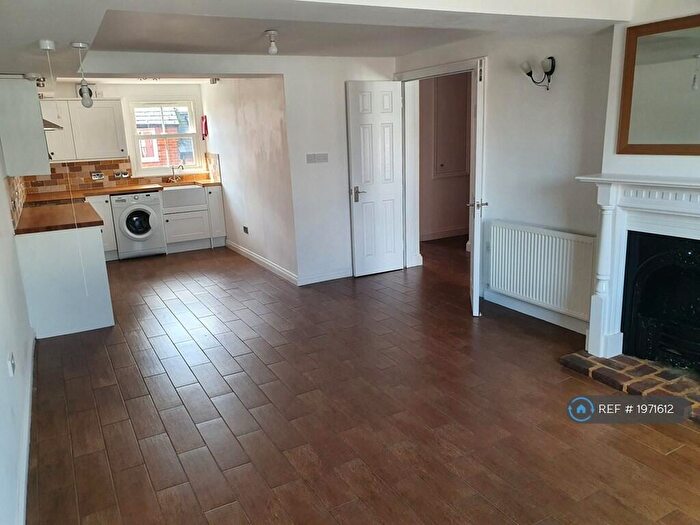 2 Bedroom Flat To Rent In Badshot Lea Road, Badshot Lea, Farnham, GU9