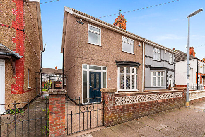 4 Bedroom Semi-Detached House For Sale In Columbia Road, Grimsby, DN32