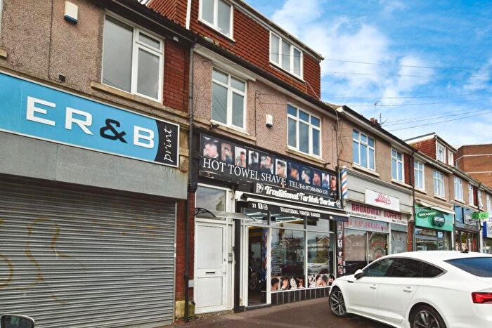 2 Bedroom Apartment To Rent In Broad Walk, Bristol, BS4