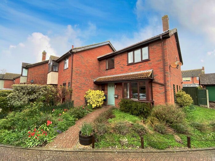 4 Bedroom Semi-Detached House To Rent In Singleton Close, Minster, Ramsgate, CT12