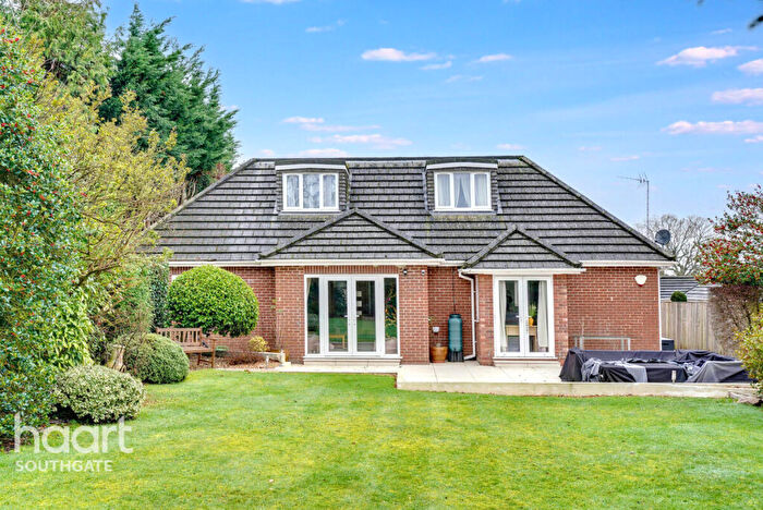 5 Bedroom Bungalow For Sale In Jennings Way, Barnet, EN5