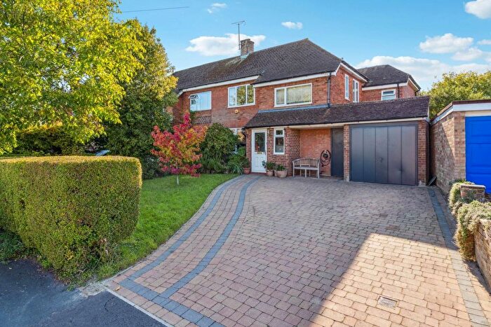 4 Bedroom Semi-detached House For Sale In Meadow Close, Tring, HP23