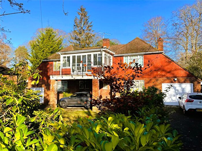 5 Bedroom Detached House For Sale In Park Avenue, Camberley, Surrey, GU15
