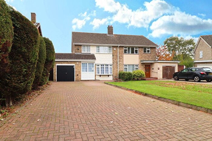 3 Bedroom Semi-detached House For Sale In Sparrows Herne, Kingswood, Basildon, Essex, SS16