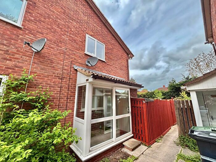 1 Bedroom Semi Detached House To Rent In Orchid Close, Taunton, TA1