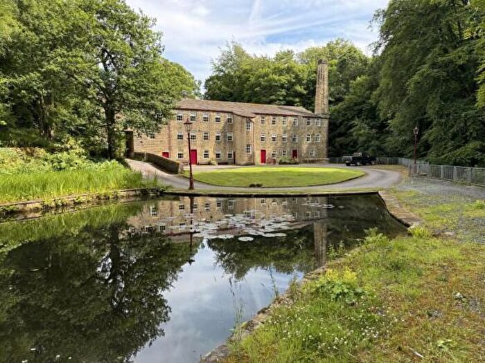 1 Bedroom Apartment To Rent In Hallas Bridge, Cullingworth, BD13
