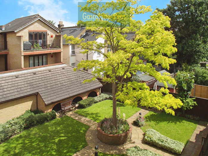 2 Bedroom Apartment To Rent In Hardman Road., KT2