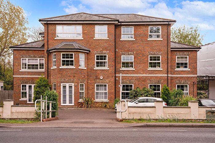 1 Bedroom Property For Sale In Portsmouth Road, Portland Place Portsmouth Road, KT7