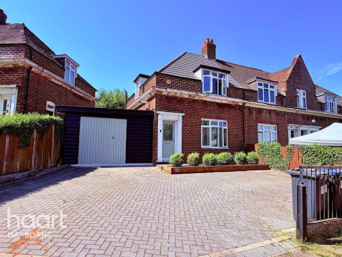 3 Bedroom Semi Detached House To Rent In Broad Meadow Lane, Birmingham, B30
