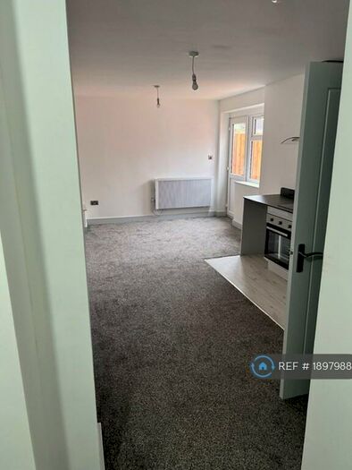 Studio To Rent In St. James Lane, Coventry, CV3