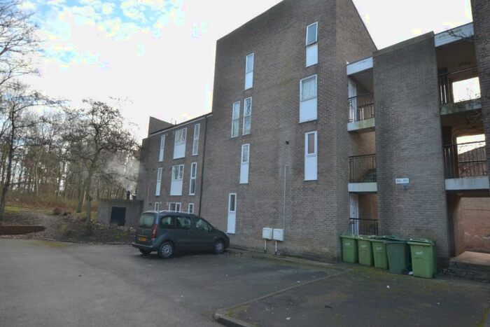 3 Bedroom Flat To Rent In Bamburgh Close, Washington, Tyne And Wear, NE38