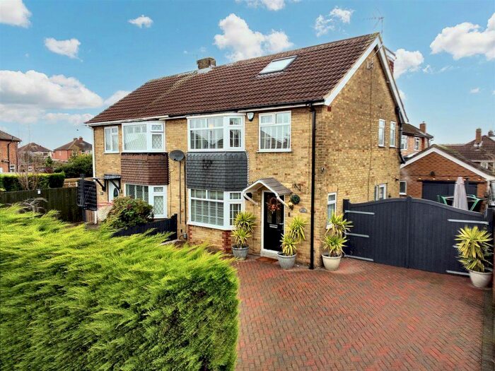 4 Bedroom Semi-Detached House To Rent In Windsor Drive, Spondon, DE21