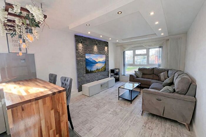 1 Bedroom Flat For Sale In Hapgood Close, Greenford, UB6