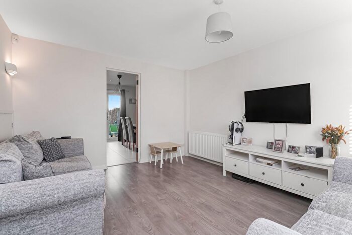 3 Bedroom Semi-Detached House For Sale In Harlawhill Gardens, Prestonpans, EH32